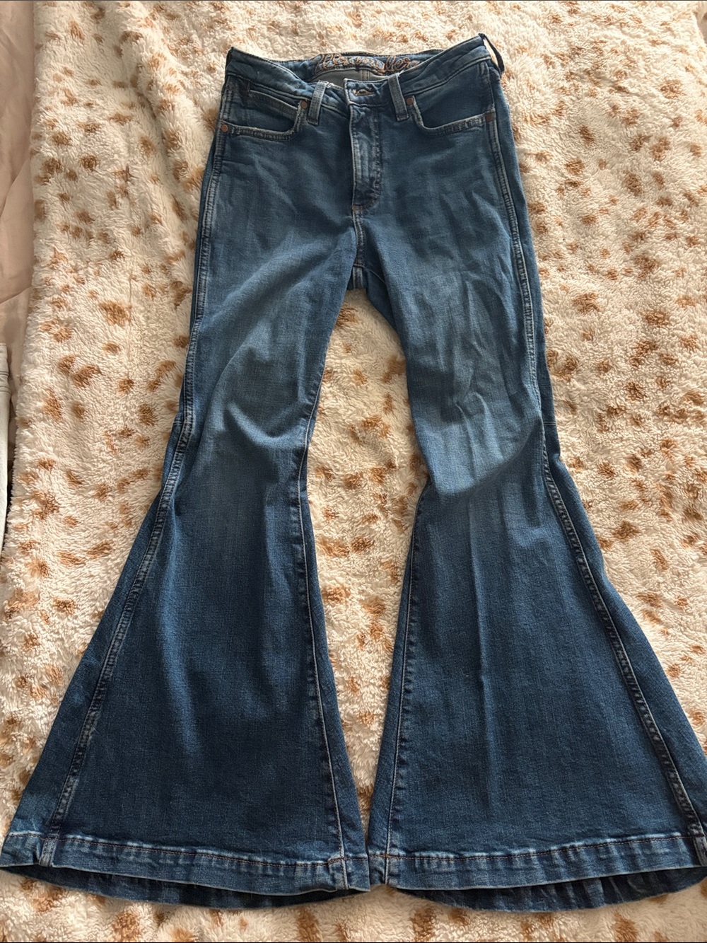 Wrangler Dark Blue Flared Jeans - Picture 3 of 5